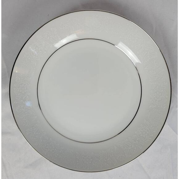 Crown Victoria Lovelace 5.5" China Bowl - Picture 1 of 5